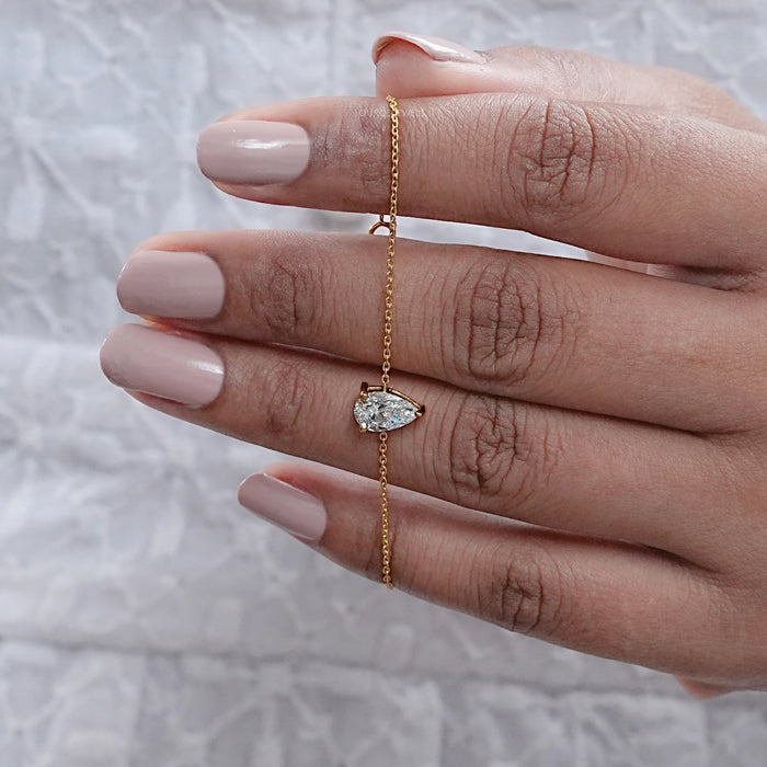 Pear-Shaped Solitaire Diamond Bracelet