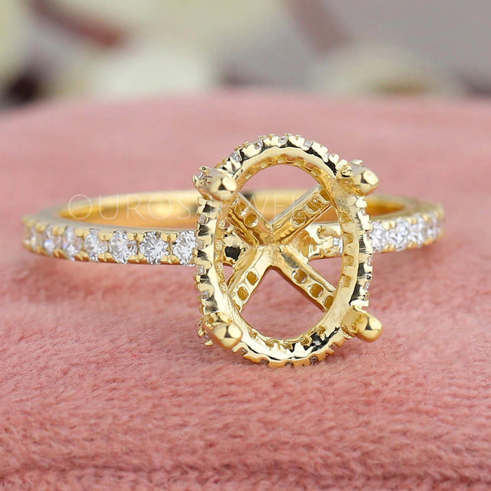 Oval Cut Semi-Mounted Wedding Ring