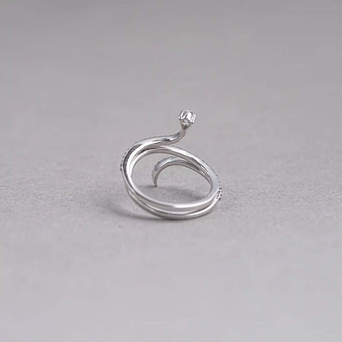 Round Snake Diamond Ring