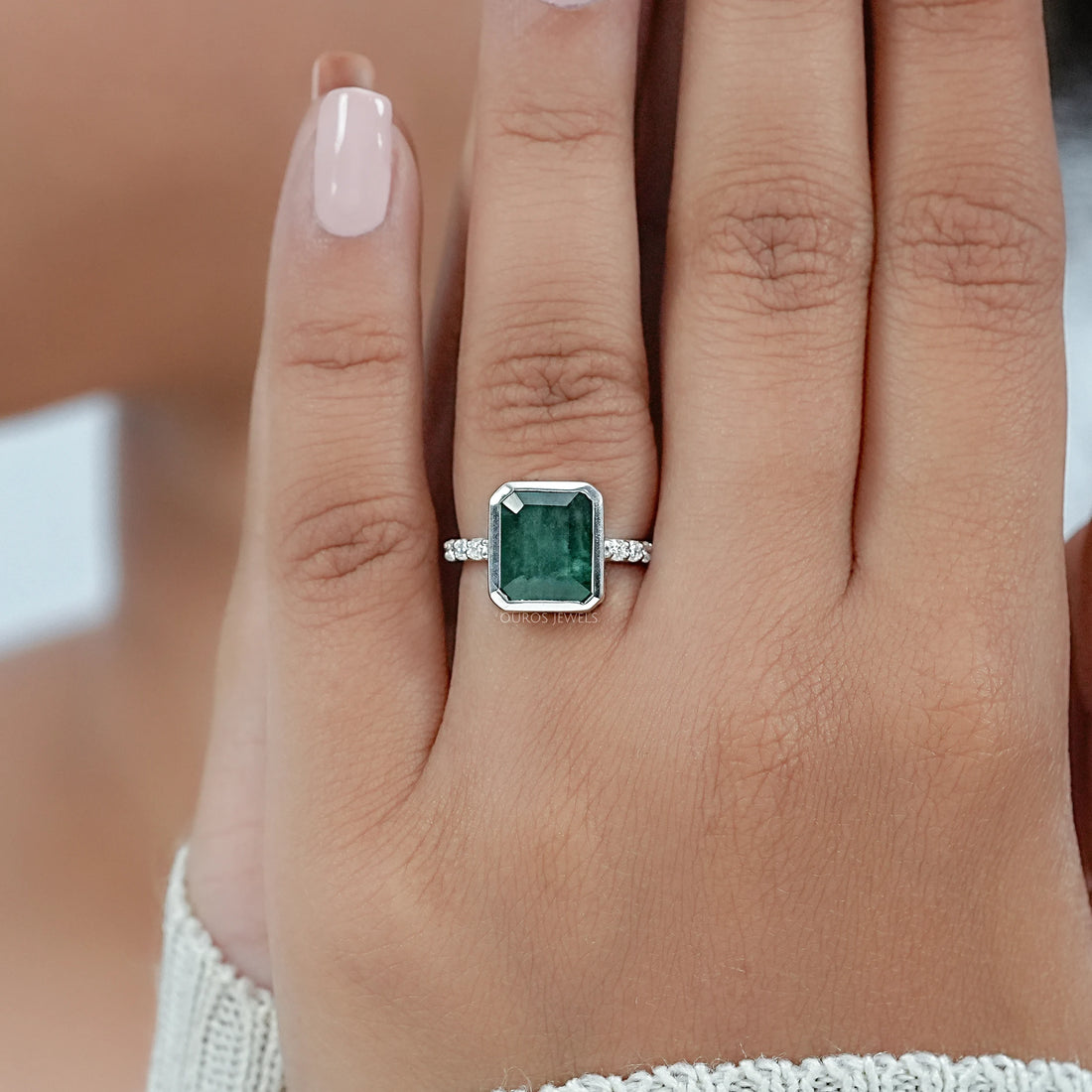 Asscher Cut Emerald Gemstone Bezel Set Ring Ring