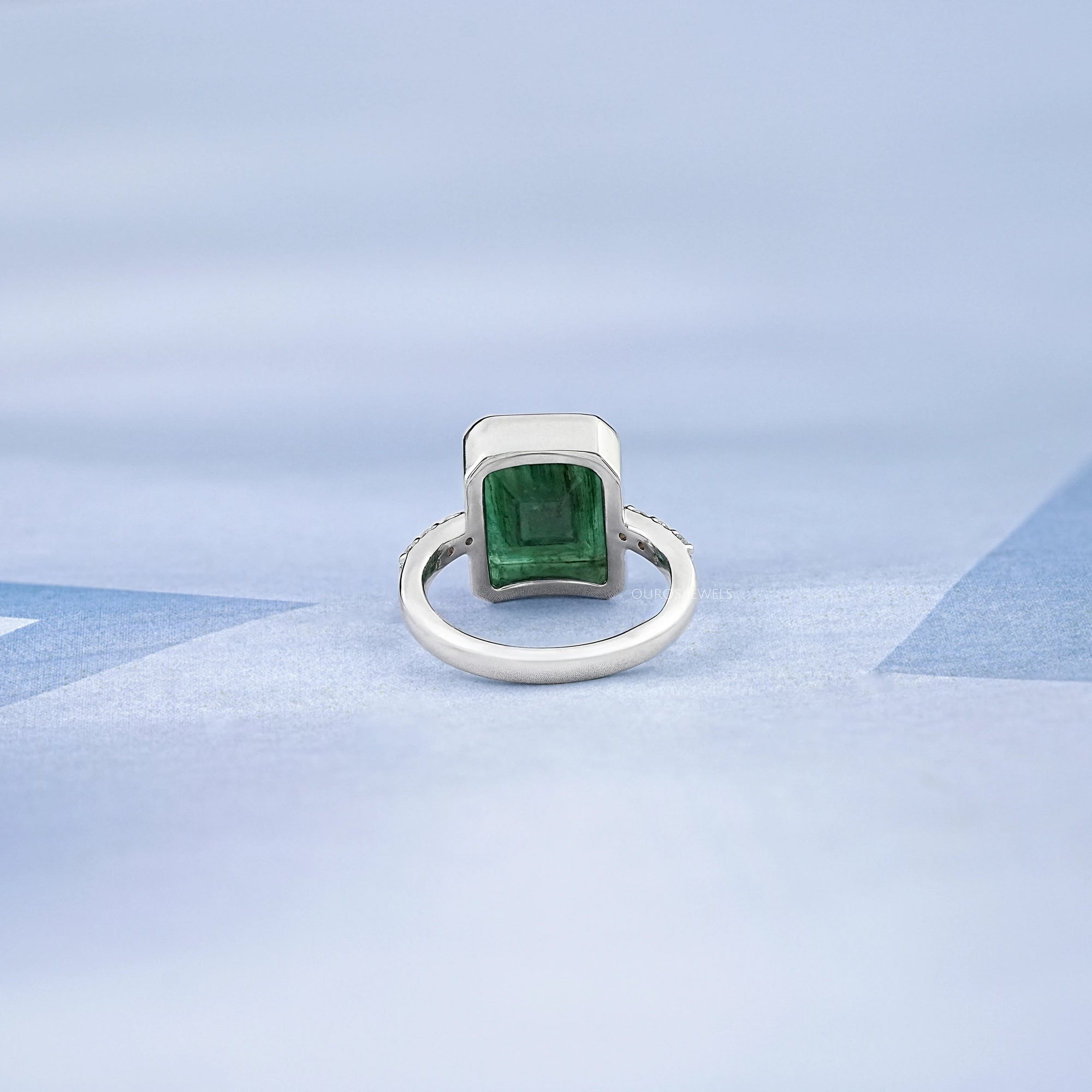 Asscher Cut Emerald Gemstone Bezel Set Ring Ring