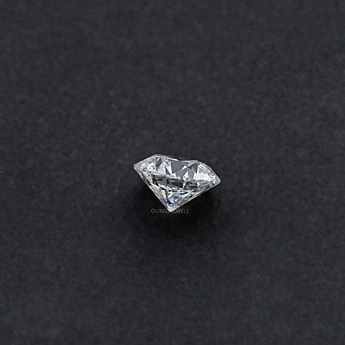 Round Cut Lab Grown Diamond In 8x Cut 