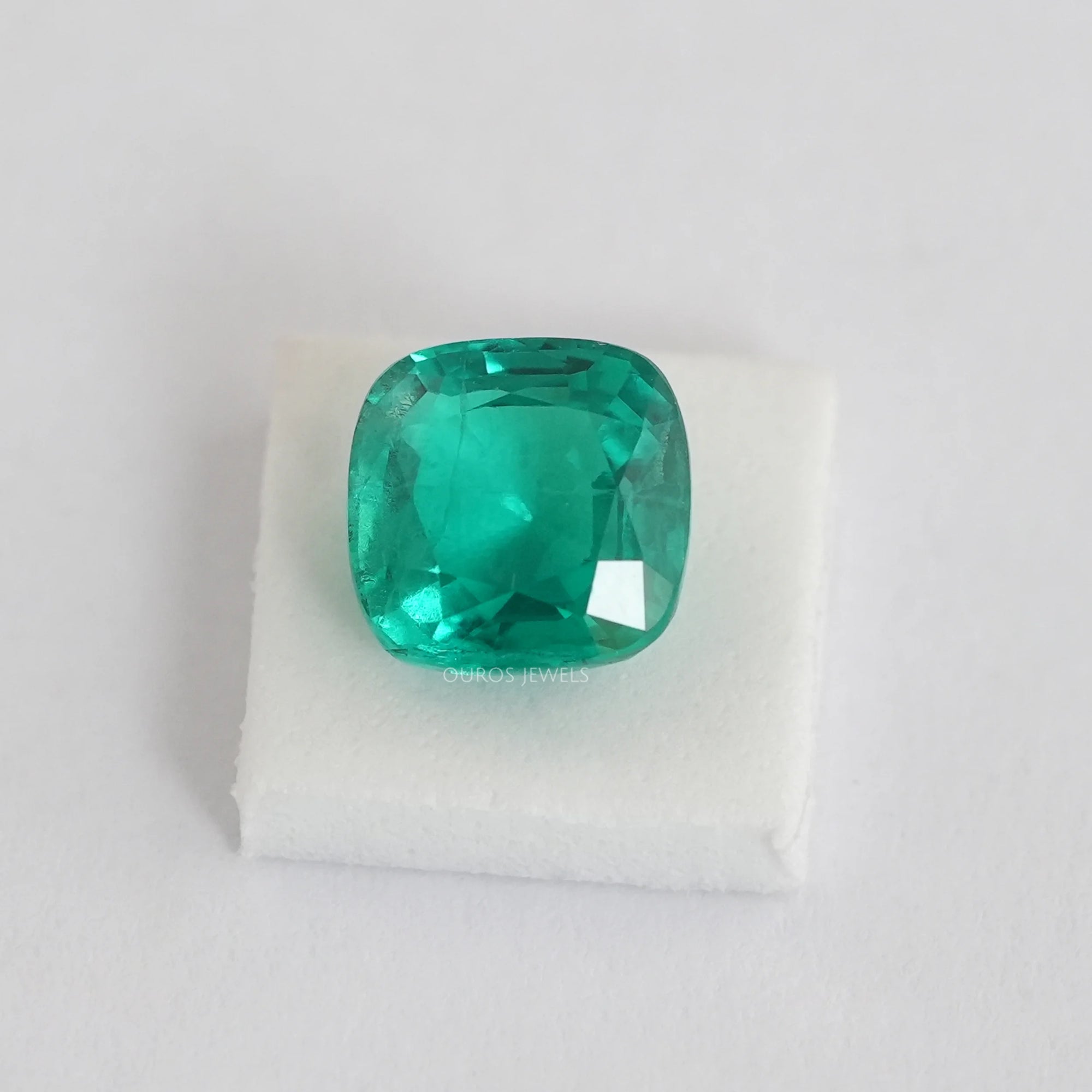 Cushion Shape Colombian Emerald Gemstone Loose