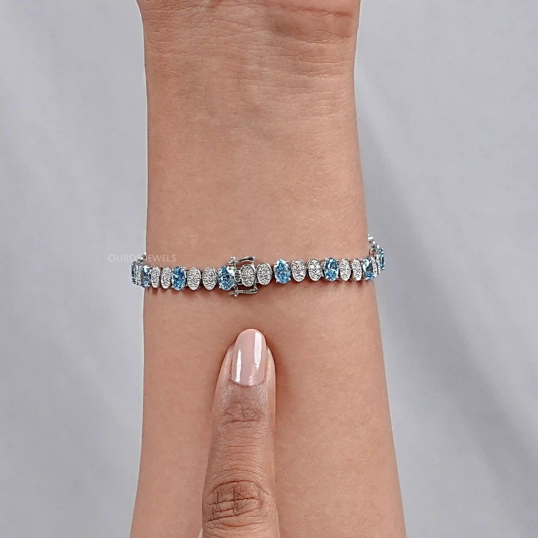 Alternating Blue Oval & Round Diamond Tennis Bracelet Bracelet