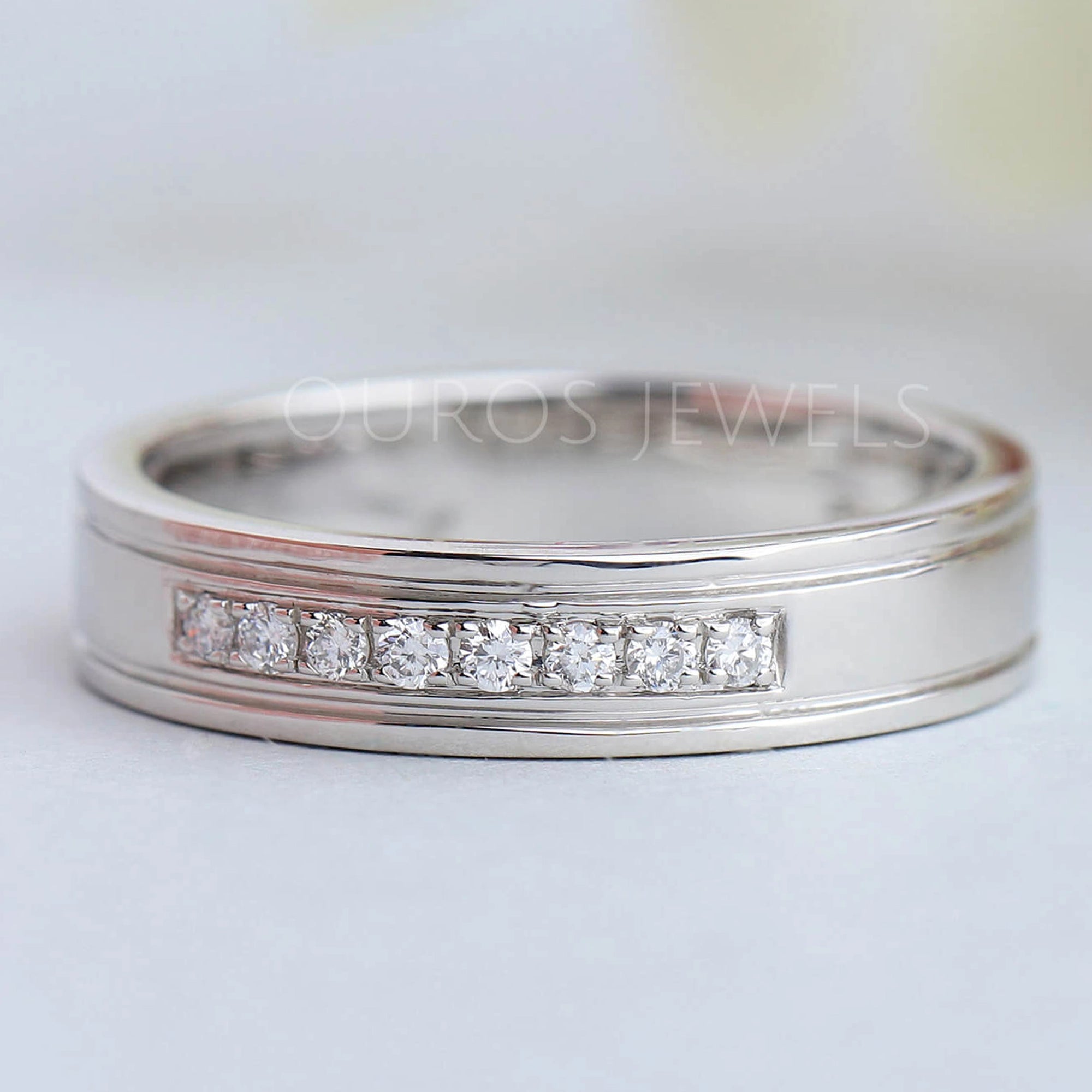 8 Stone Round Diamond Men's Wedding Band Rings
