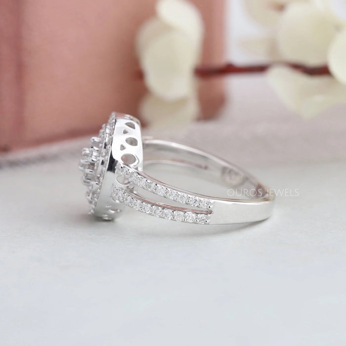 Cluster Round Cut Diamond Halo Engagement Ring