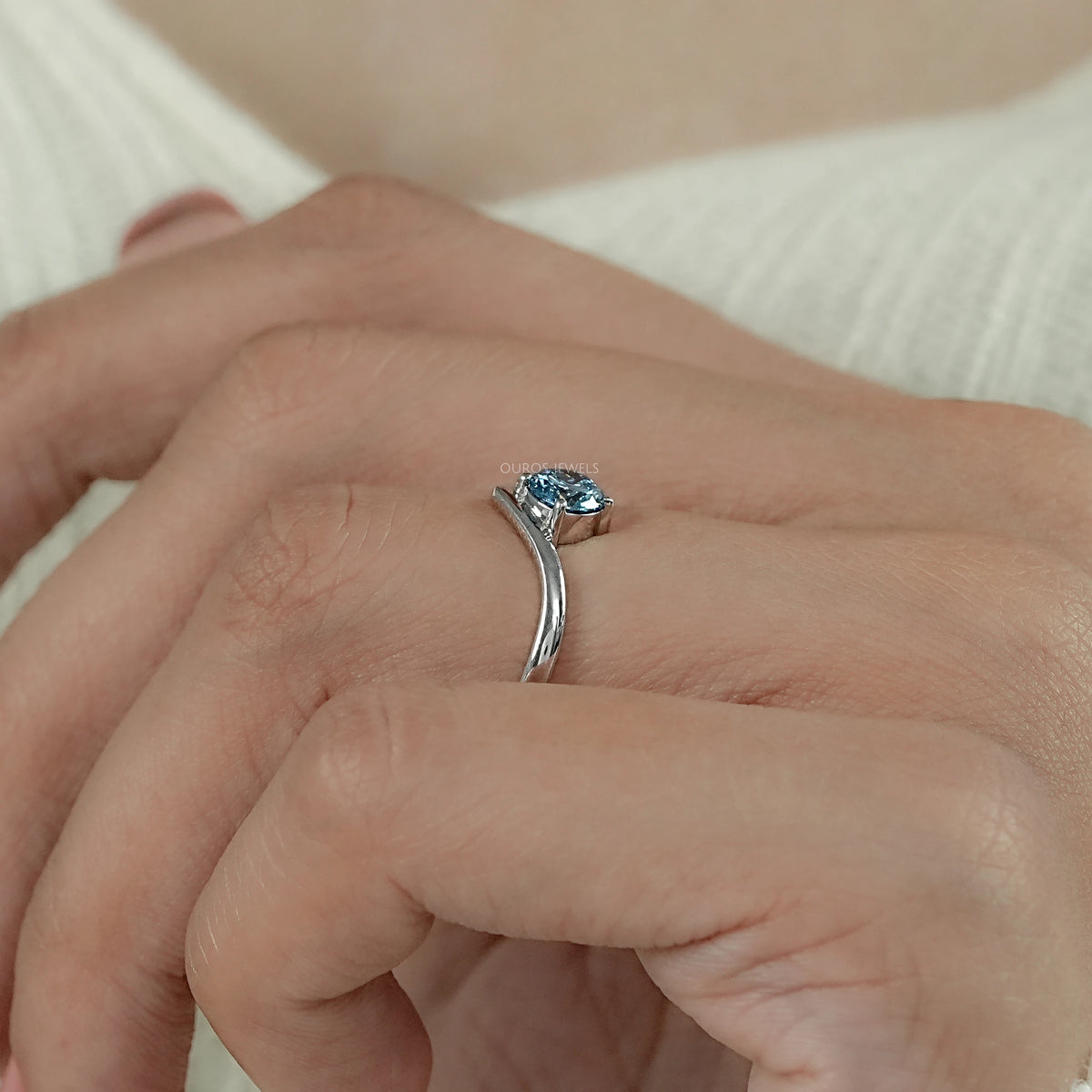 Blue Round Lab Diamond Curved Solitaire Ring Ring