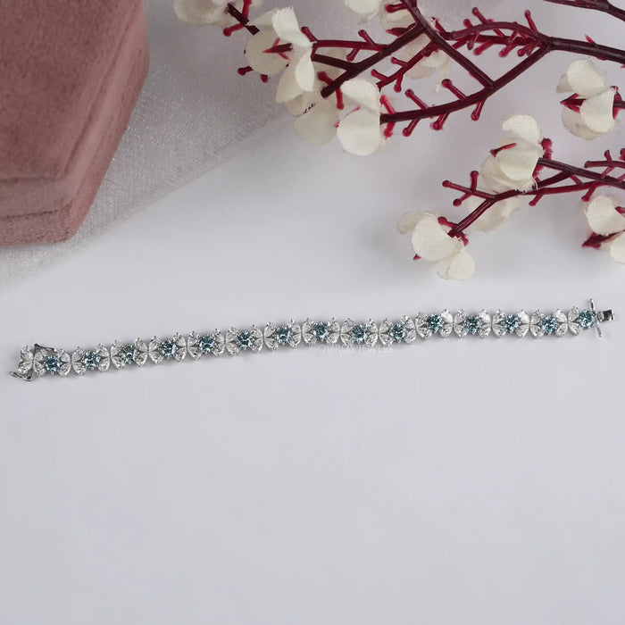 Pear Lab Diamond Flower Shape Bracelet