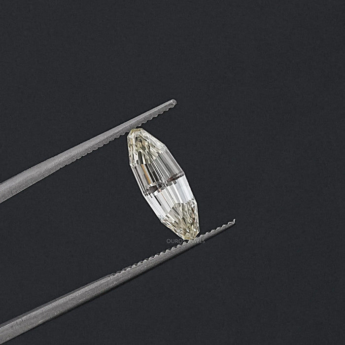 Moval Shape Lab Grown Diamond With Step Cut 