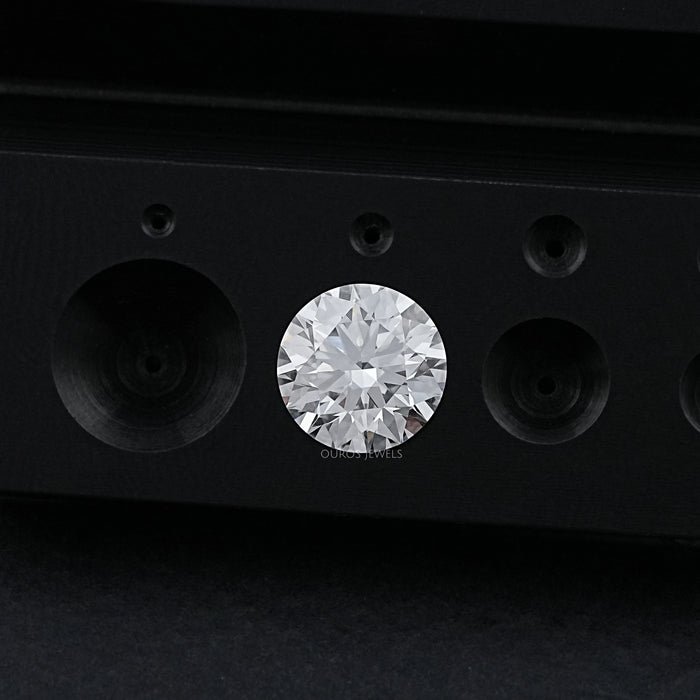 Round Cut Lab Grown Diamond In 8x Cut 