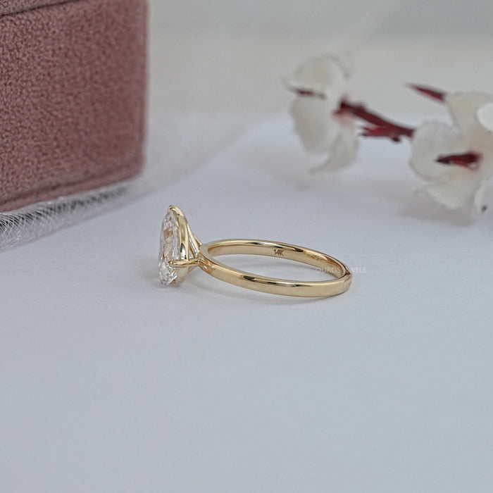 Two Pear Lab Diamond Toi Moi Engagement Ring