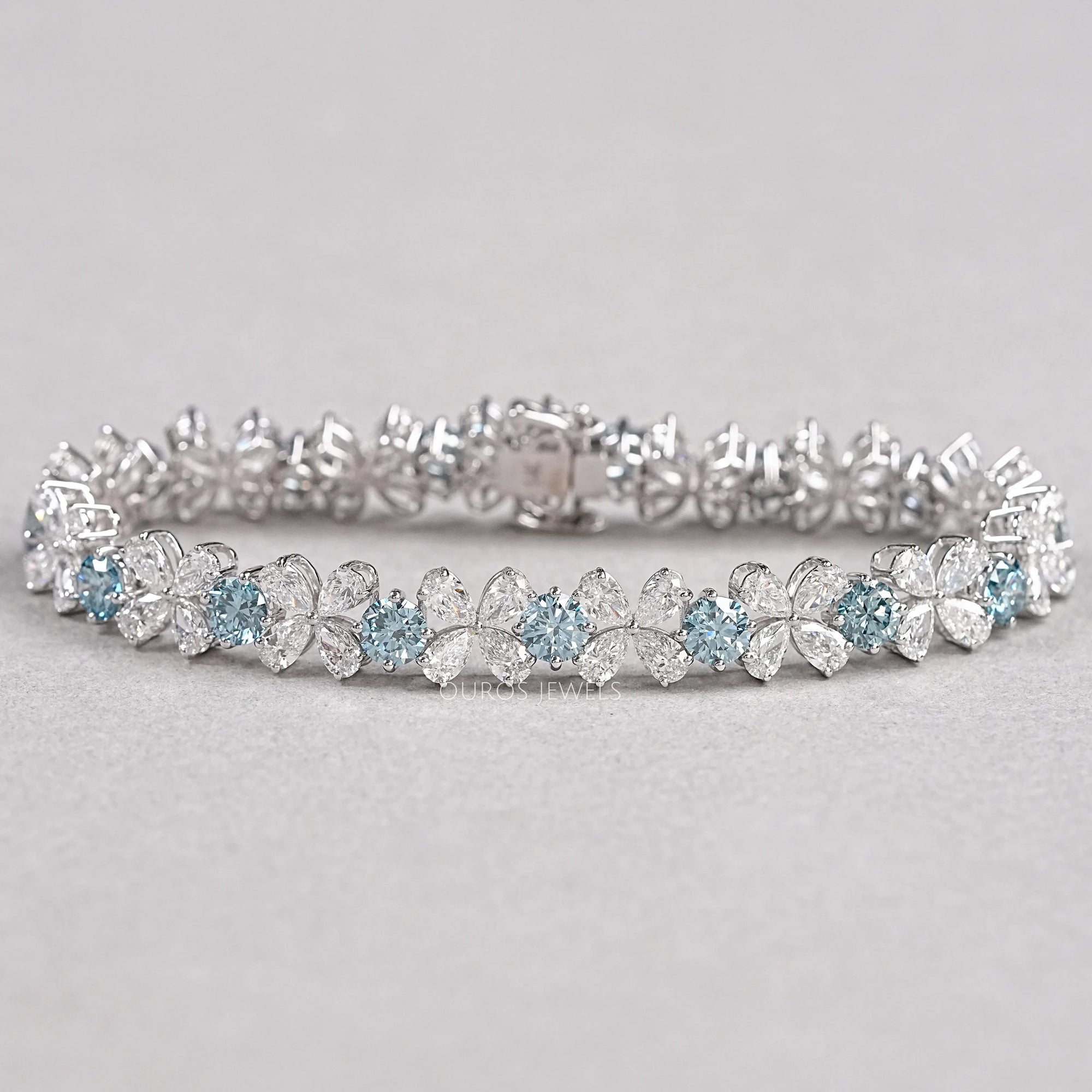 Pear-Shaped Flower Diamond Bracelet Bracelet