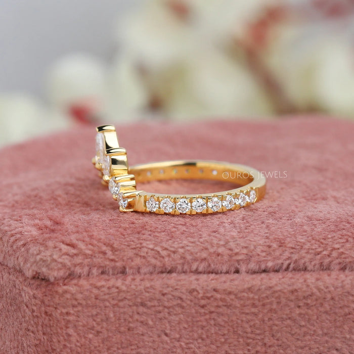 Pear and Round Diamond Curved Wedding Band
