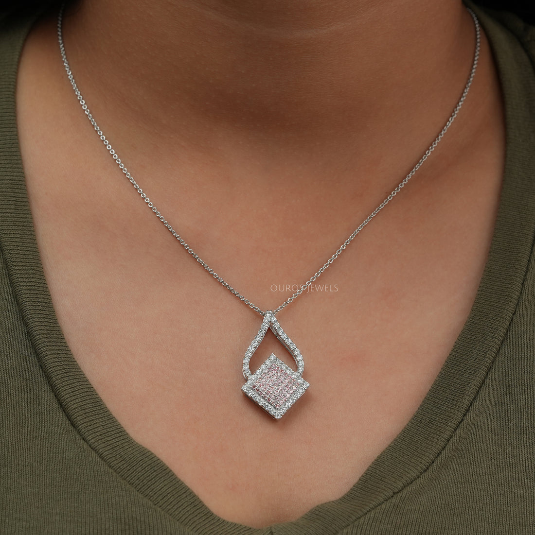 Fancy Pink Round Cluster Diamond Pendant Necklaces