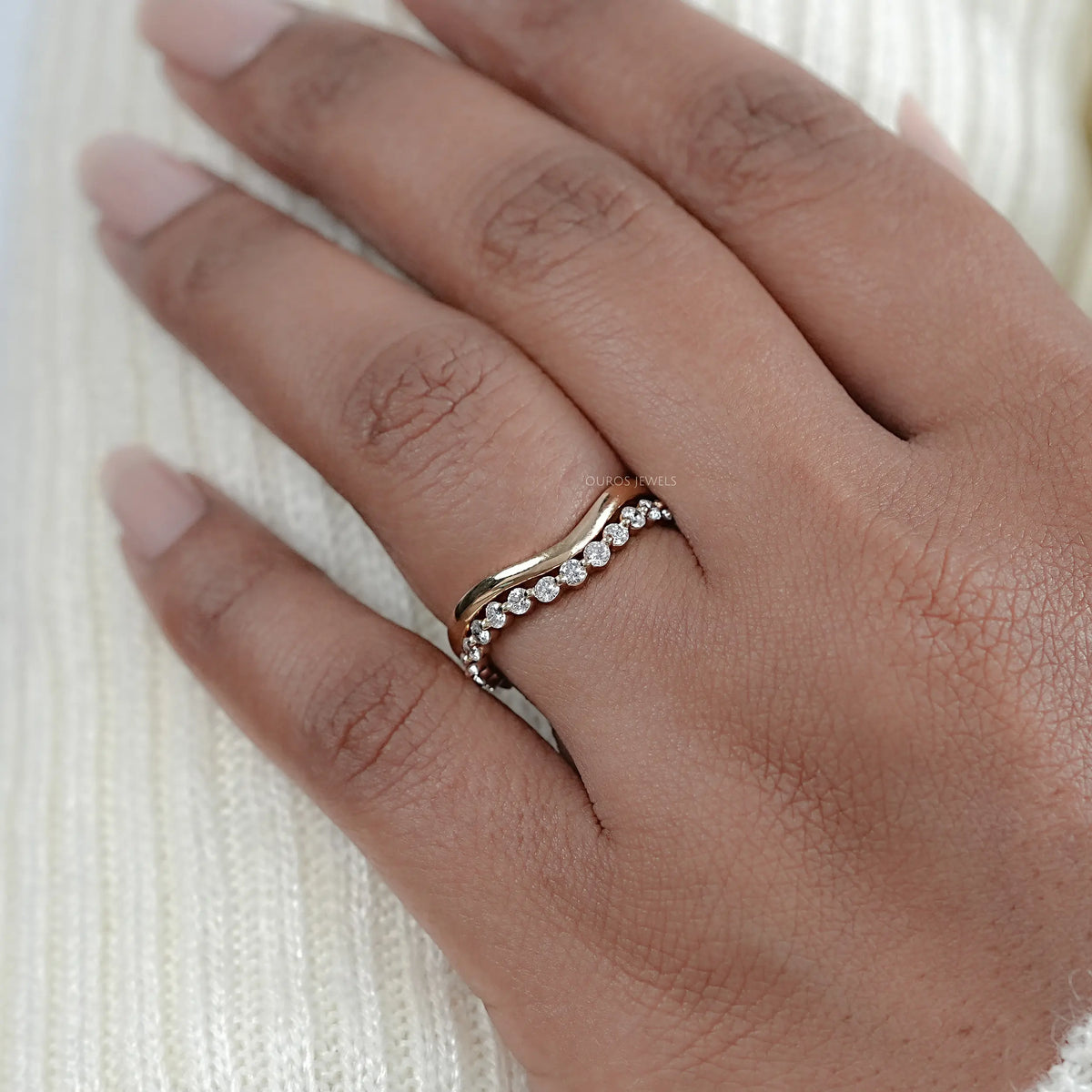 Round Lab Diamond Double Wave Curved Band Rings