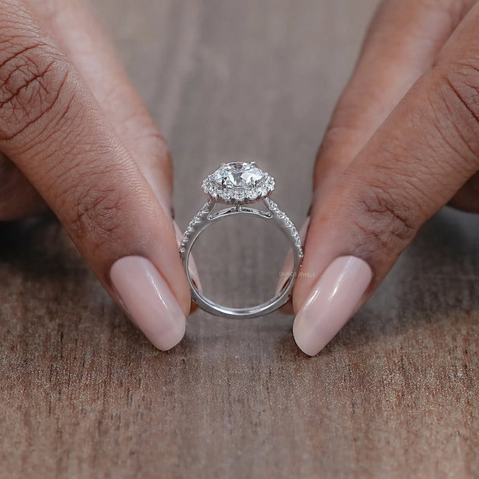 Round Cut Halo Solitaire Engagement Ring 