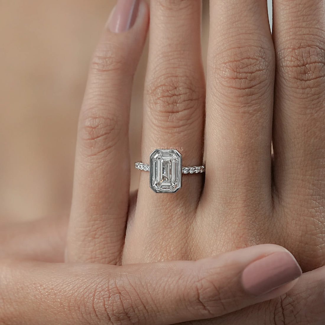 Bezel Set Emerald Lab Diamond Solitaire Accent Ring Ring