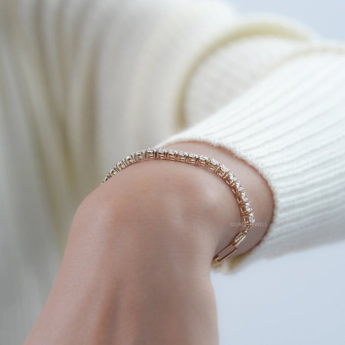 Lab Grown Round Shape Women Bracelet With Paper Clip Chain