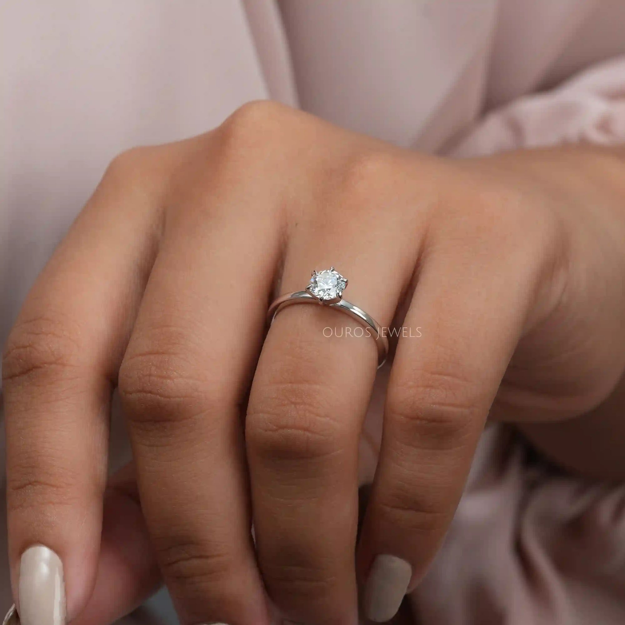 Round Cut Solitaire Diamond Engagement Ring Ring
