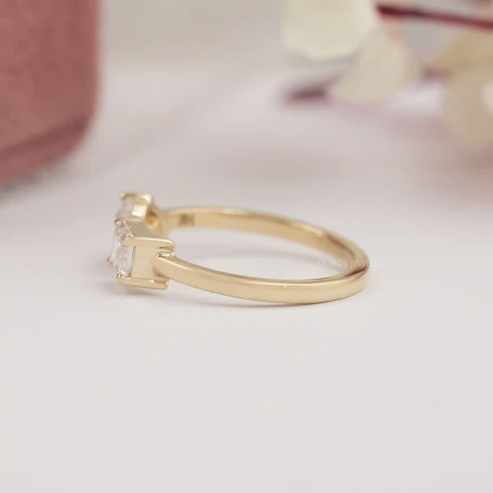 Oval And Emerald Lab Diamond Toi Moi Ring