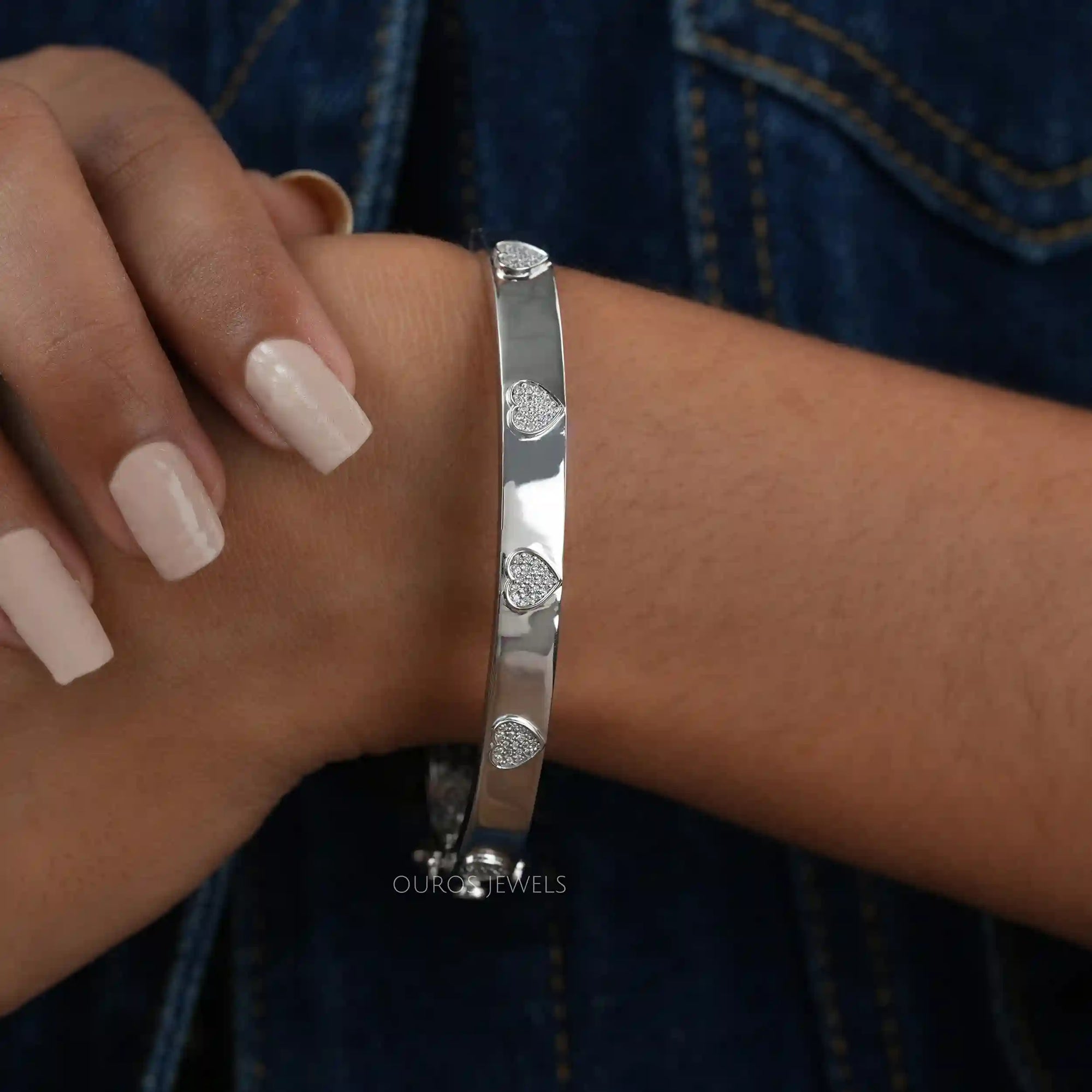 Heart Shape Round Cut Lab Grown Diamond Bangle