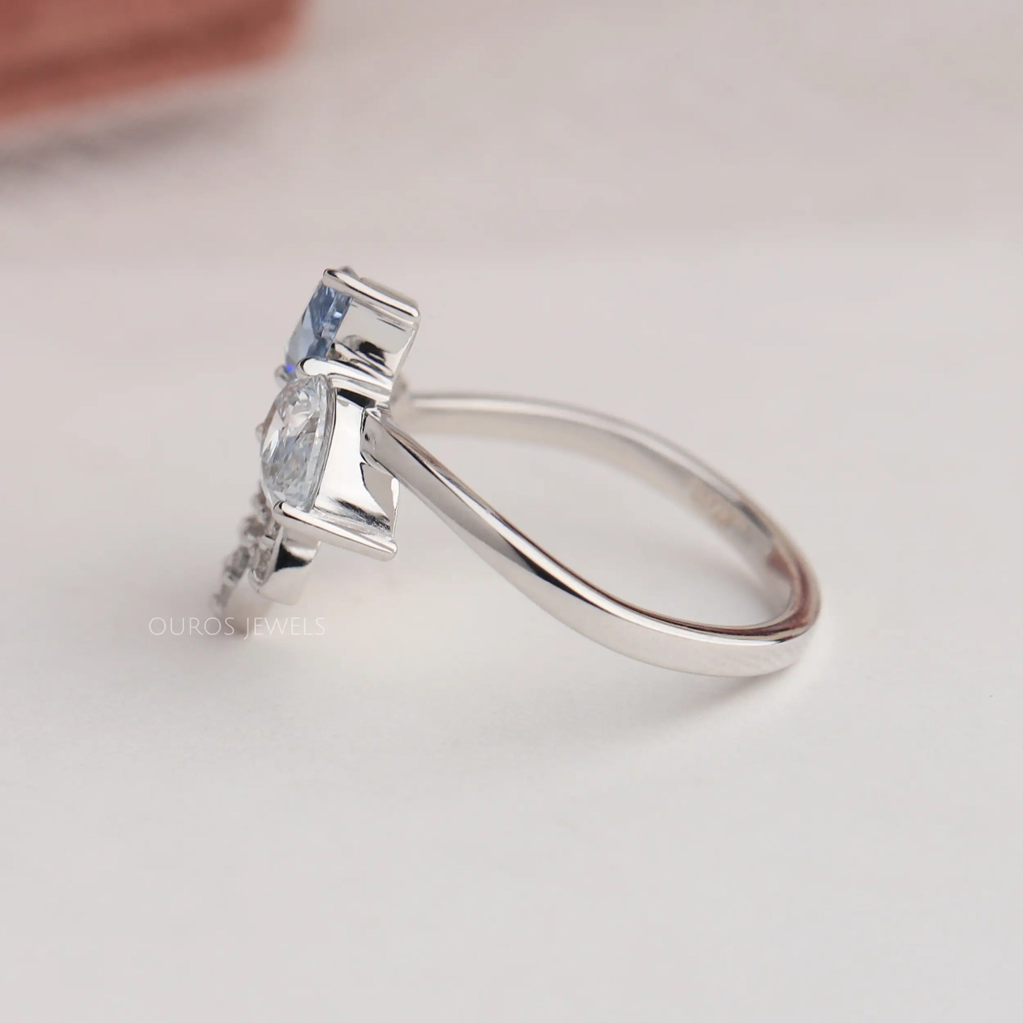 Flower Shape Blue Pear And Round Cut Cluster Diamond Ring Ring