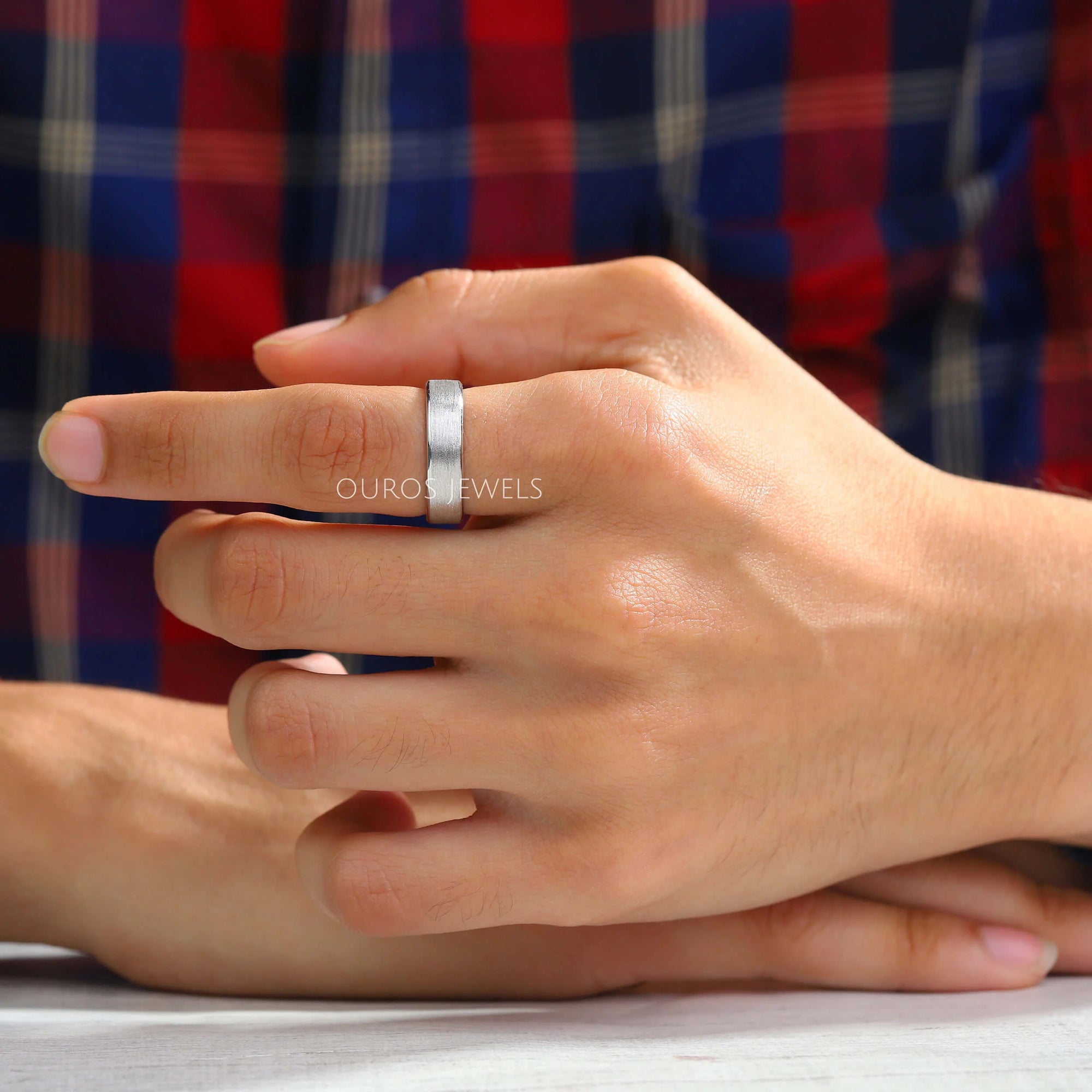 Round Cut Gemstone Inside Diamond Band