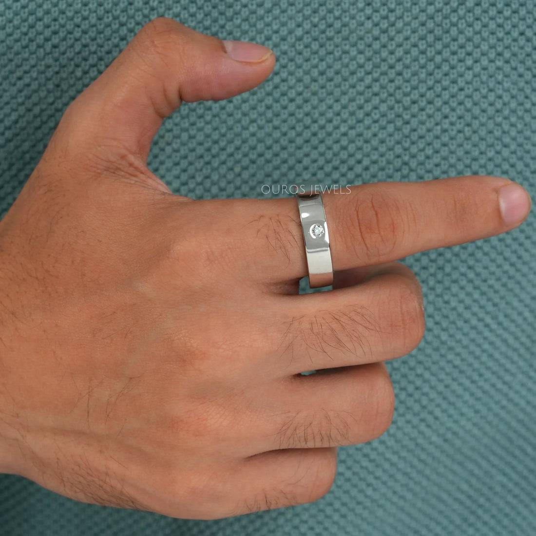 Solitaire Diamond Flush Set Men's Band