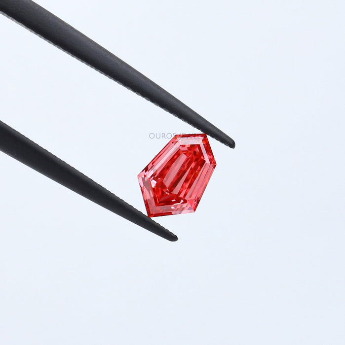 [Tweezer View Of Fancy Shield Cut Diamond]-[Ouros Jewels]