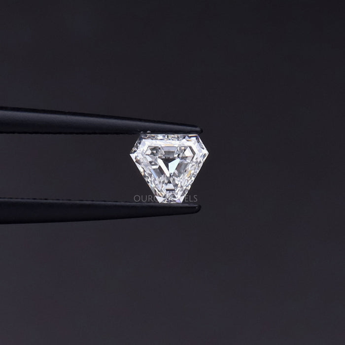 [Shield Cut Loose Lab Diamond in a Tweezer]-[Ouros Jewels]