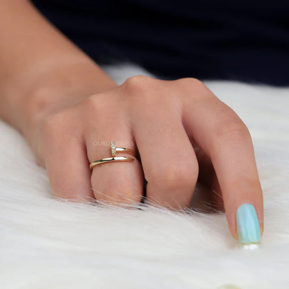 Spiral Round Cut Unique Diamond Wedding Ring Rings