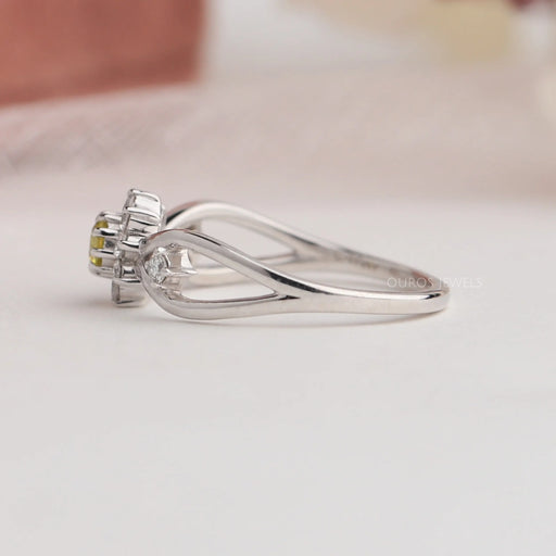 14k white gold split shank of round brilliant cut diamond engagement ring